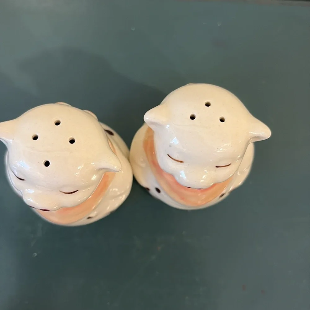 Vintage Shawnee Pottery Ceramic Pig Salt & Pepper Shakers